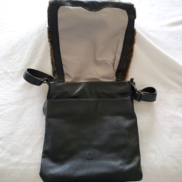 KGB Studio Faux Fur & Leather Crossbody Bag--NWOT - Picture 3 of 15